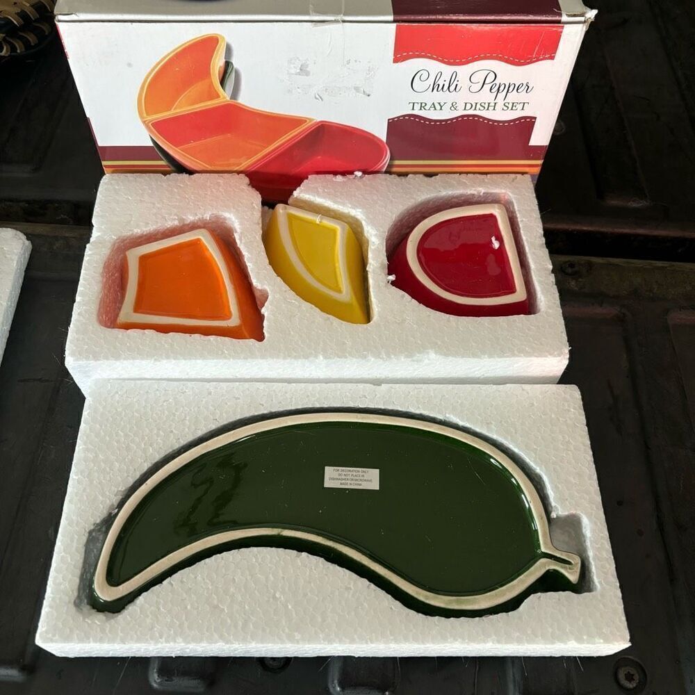 Chili Pepper 4 Piece Tray & Dish Set
